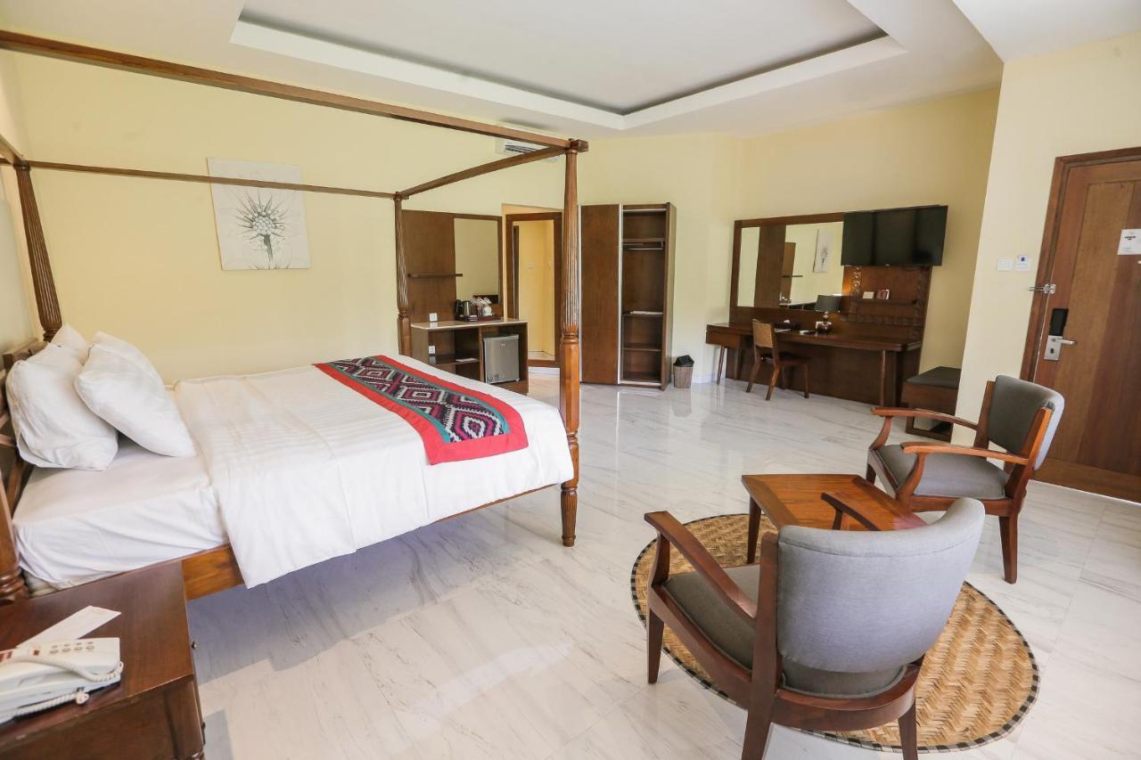 Ubud Hotel & Cottages Маланг Экстерьер фото