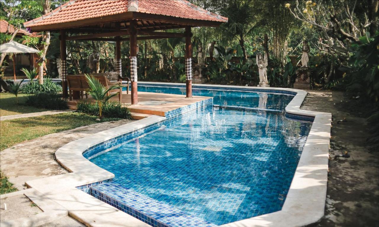 Ubud Hotel & Cottages Маланг Экстерьер фото