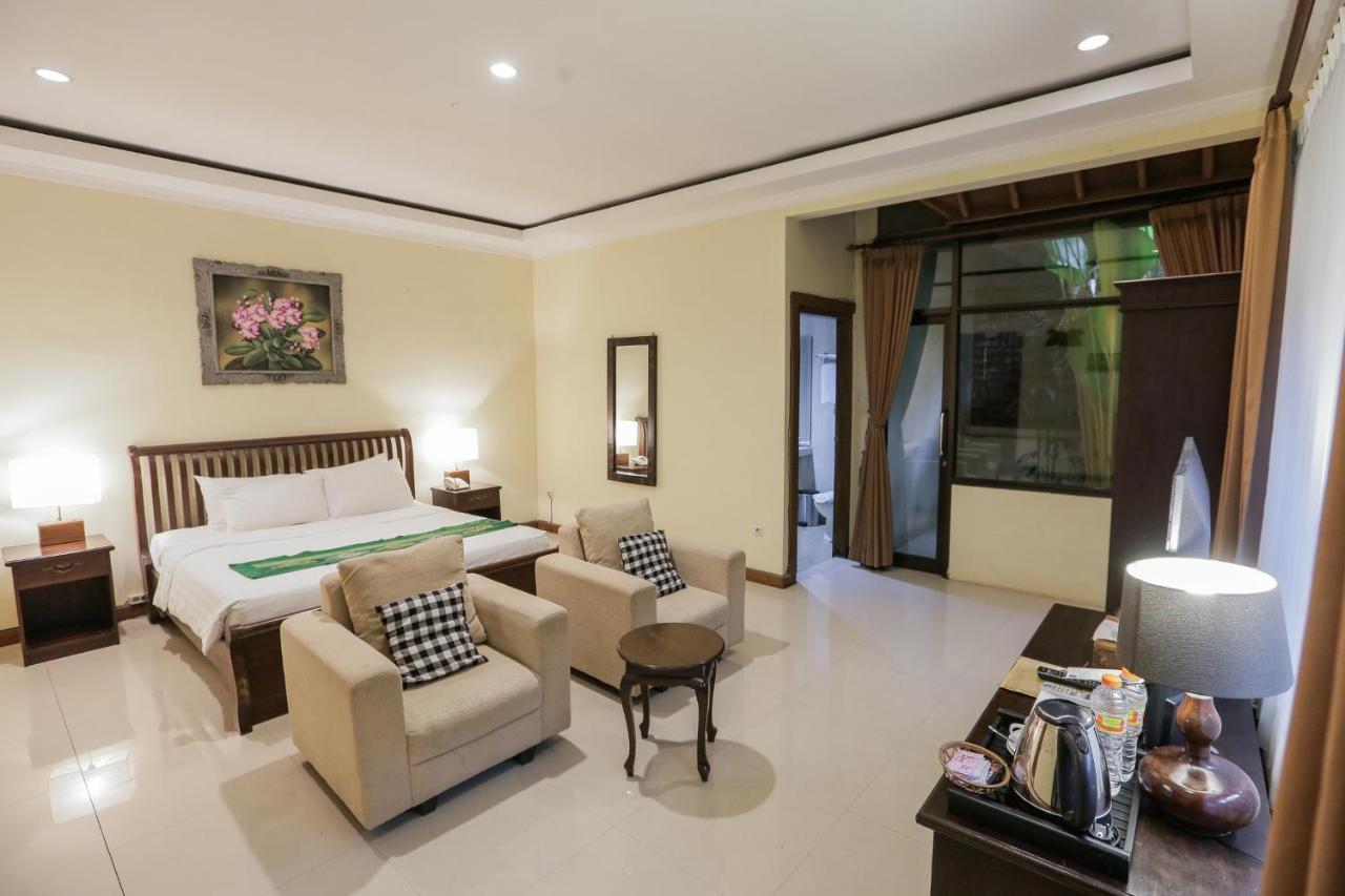 Ubud Hotel & Cottages Маланг Экстерьер фото